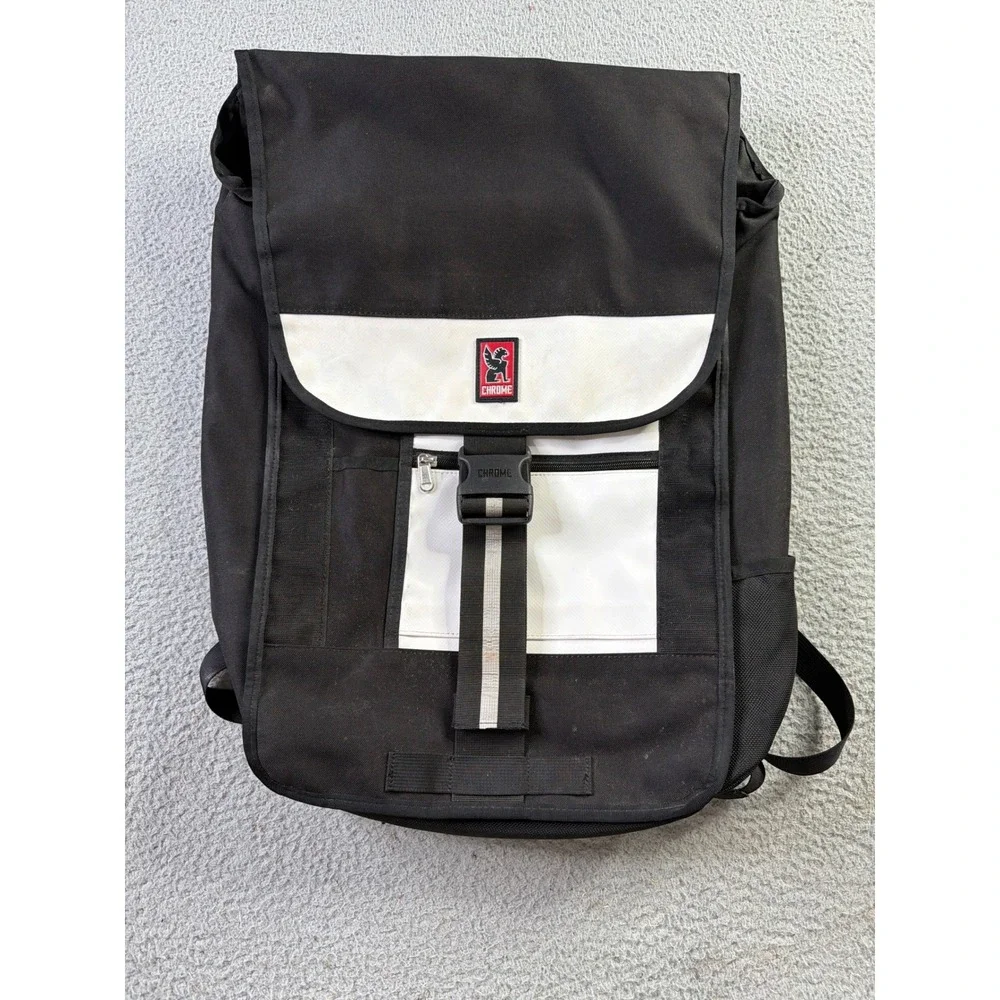 Chrome Industries Falcon Messenger Bag Bicycle Waterproof Backpack Black White